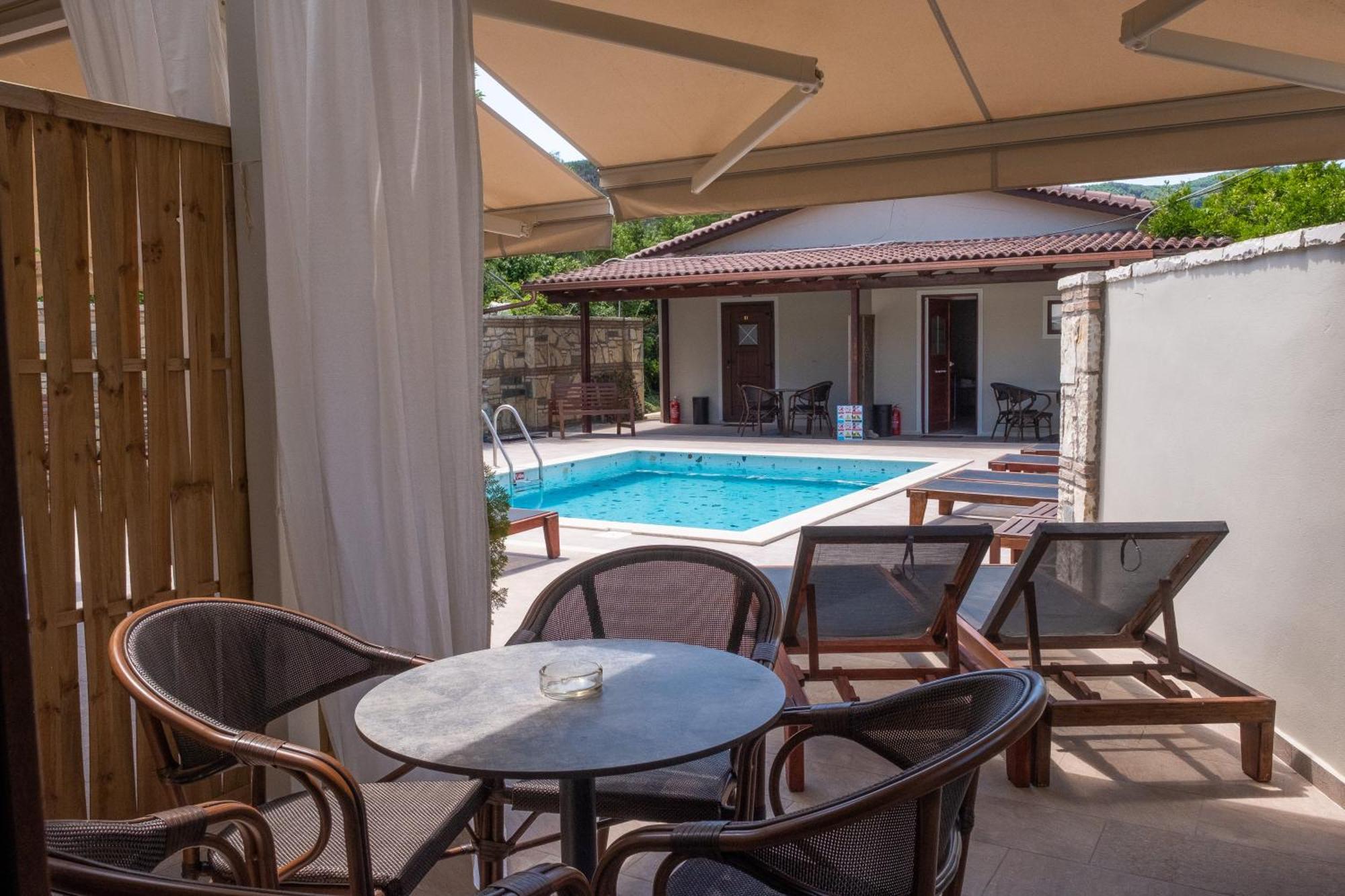 Sekreto - "S" Maisonettes & Studios Adults Only Parga Exterior photo